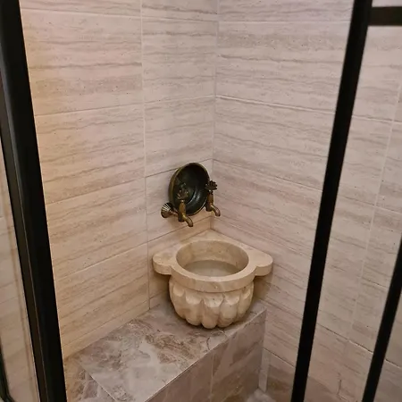 Kadikoey White House 3*