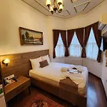 فندق Kadikoey White House