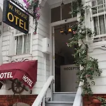 Kadikoey White House 3*