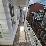 Kadikoey White House فندق 3*