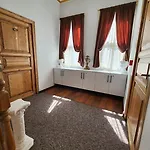 فندق Kadikoey White House