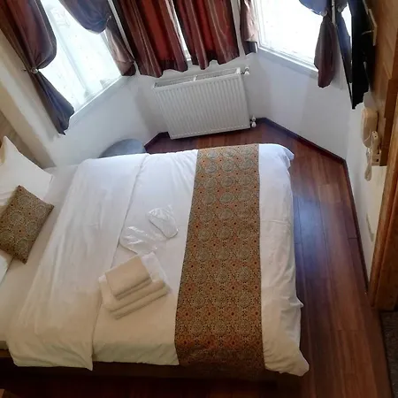 Kadikoey White House Hotel