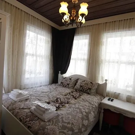 Kadikoey White House 3*