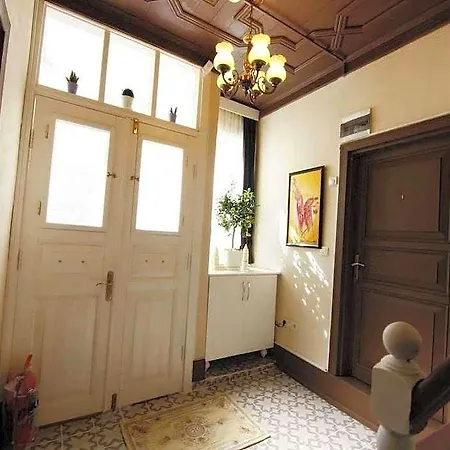 Kadikoey White House فندق 3*