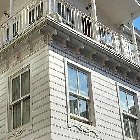 Kadikoey White House 3* اسطنبول