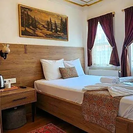 فندق Kadikoey White House 3*