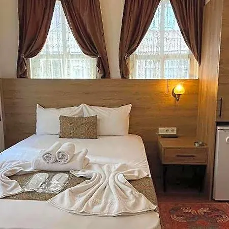 Kadikoey White House 3*