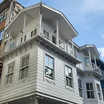 Hotel Kadikoey White House 3*