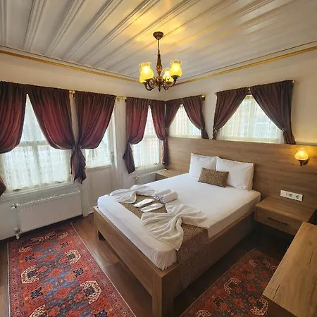 Kadikoey White House Отель