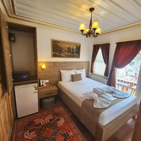 Kadikoey White House Отель 3*