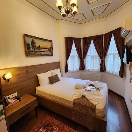 Отель Kadikoey White House