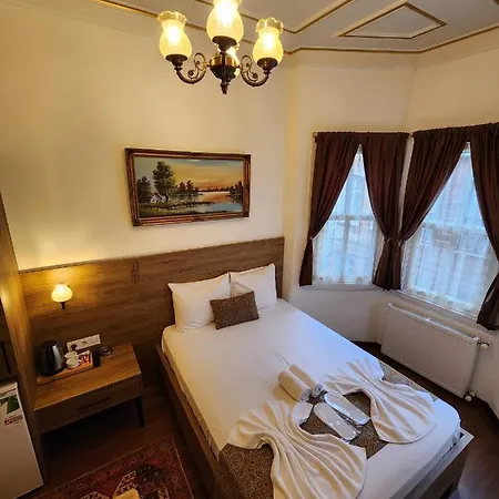Отель Kadikoey White House