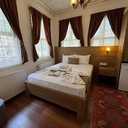 Отель Kadikoey White House