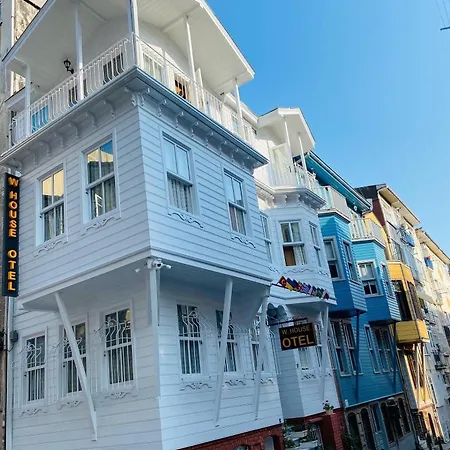 Kadikoey White House Отель