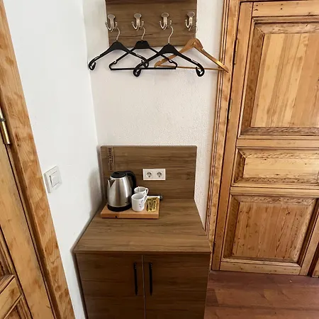 Отель Kadikoey White House 3*