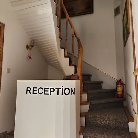 Отель Kadikoey White House 3*
